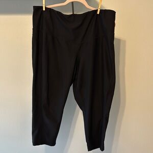 Black Workout Capris Pants